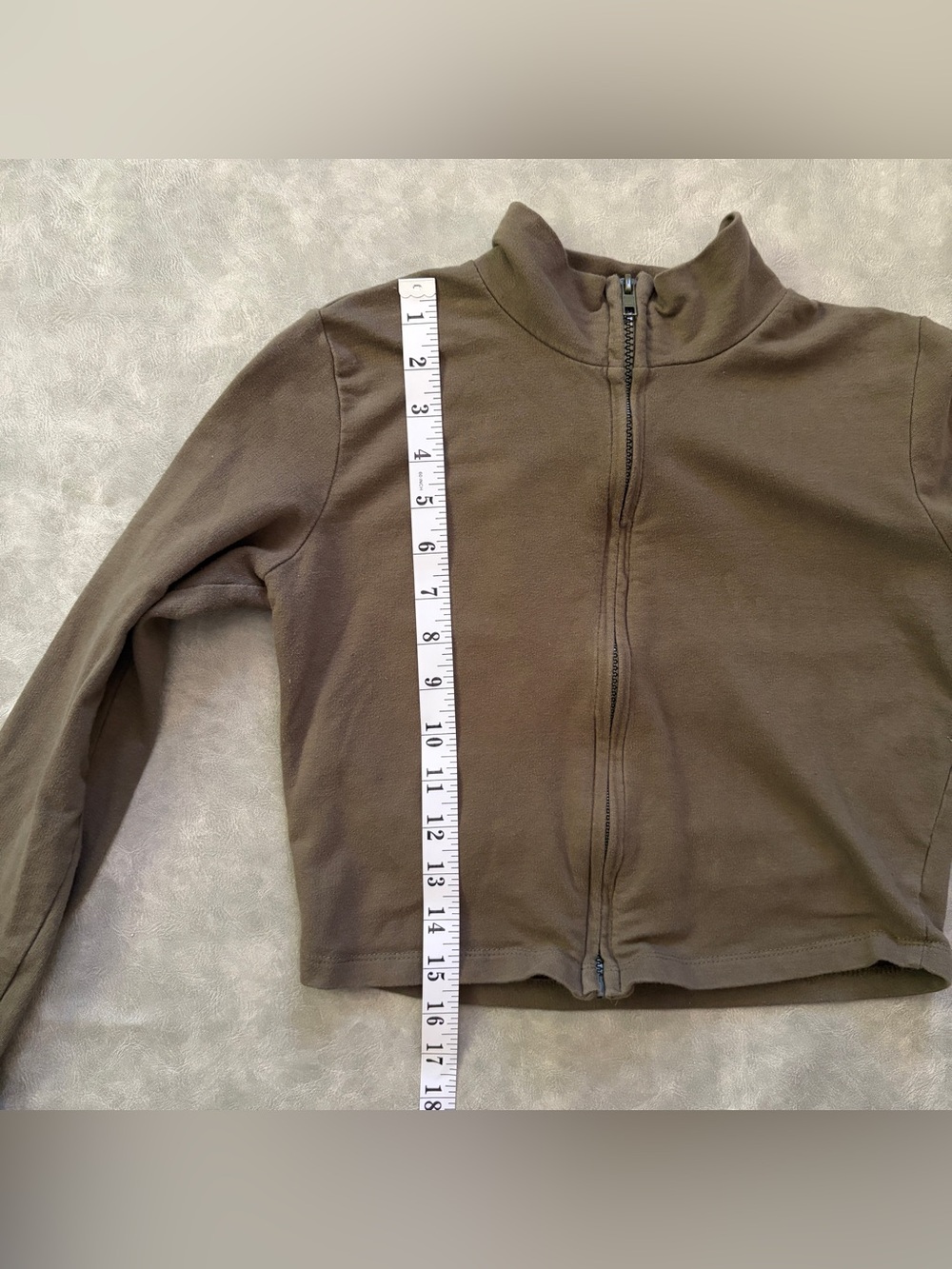 Garage olive green long sleeve cropped zip up sweater - Picture 11 of 12